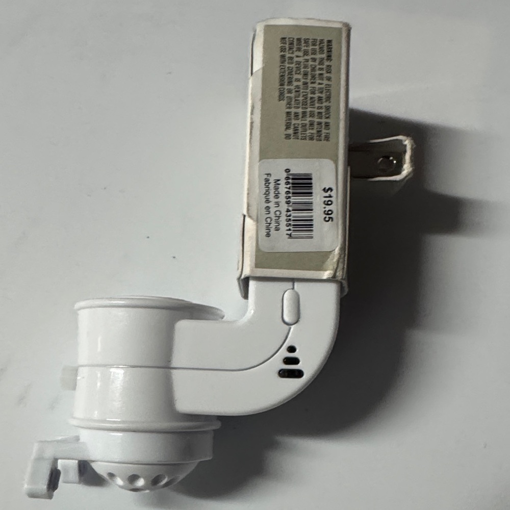 Bath & Body Works White Wall Plug-In